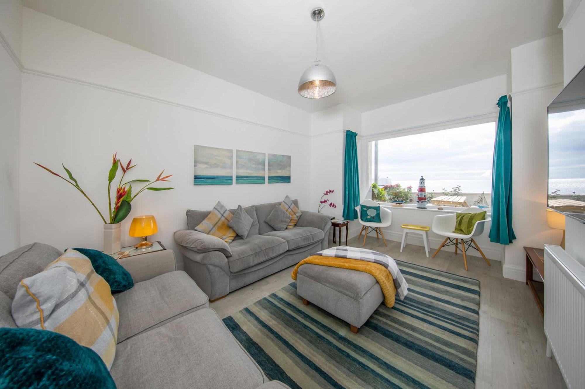 Absolute Beachfront With Decked Garden Oasis And Views Bognor Regis Exterior foto