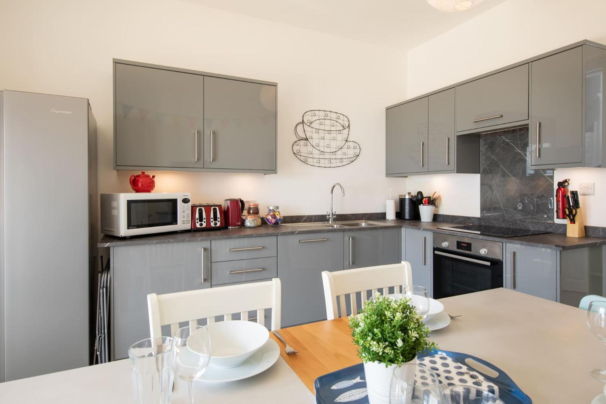 Absolute Beachfront With Decked Garden Oasis And Views Bognor Regis Exterior foto