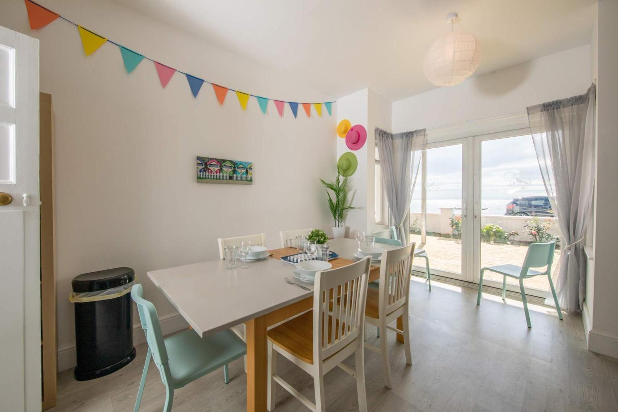 Absolute Beachfront With Decked Garden Oasis And Views Bognor Regis Exterior foto